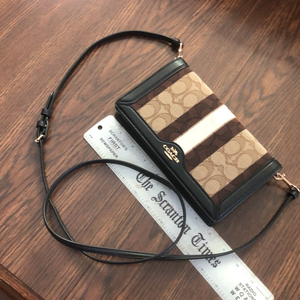 Coach Anna Foldover Clutch Crossbody In Signature Jacquard With Stripe - Picture 4 of 9